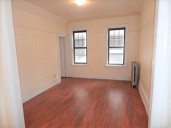 1st image of 46 Hoyt St #2