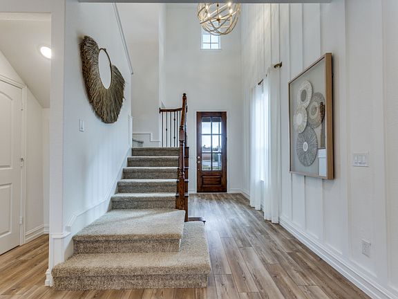 Welcoming entryway into home