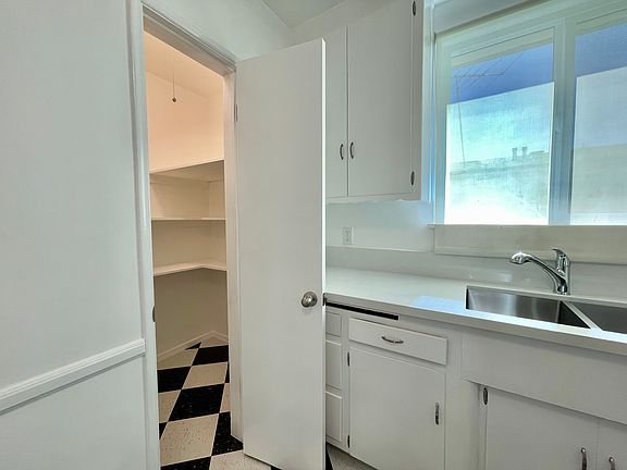 3rd image of 1234 N Harper Ave APT F