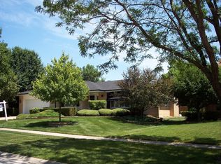7821 Dorchester Ln, Darien, IL