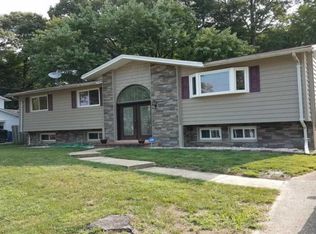 6907 Ontario St, Springfield, VA 22152