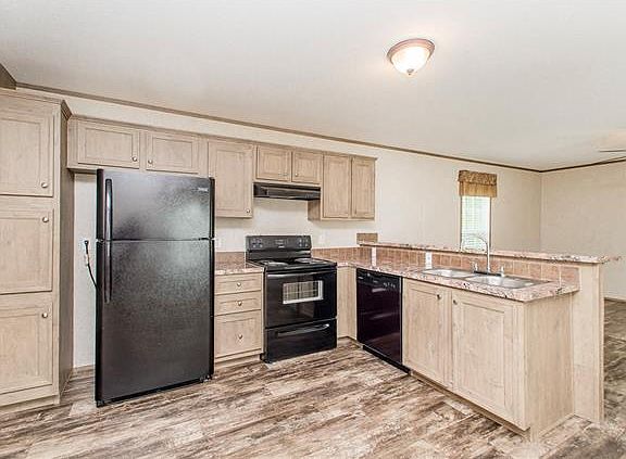 5th image of 56155 Dohm Rd