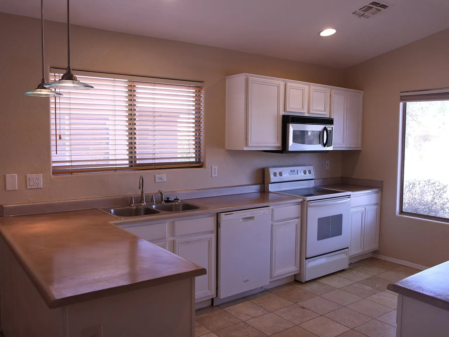 3 bed, 1507 sqft, $2,150 — Photo 4