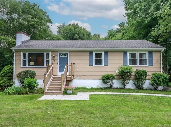 3 Dogwood Terrace, Newtown, CT 06470