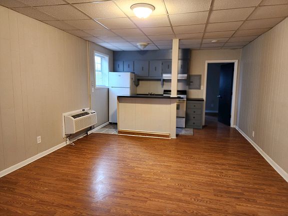 3rd image of 204 E Watauga Ave Unit 3