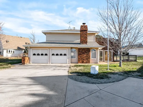 1910 Hillcrest Dr, Goddard, KS 67052