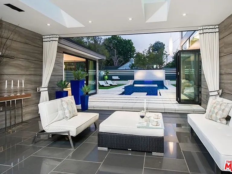 12318 W Sunset Blvd — Photo 14