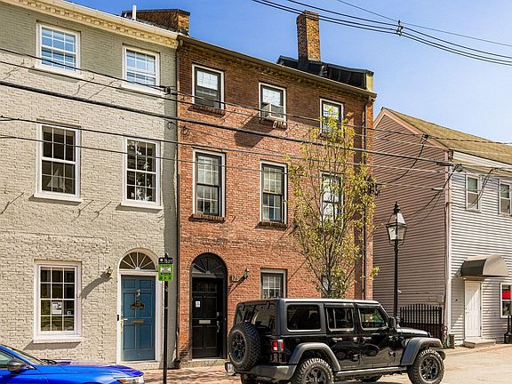 3rd image of 123 Daniel Street #2
