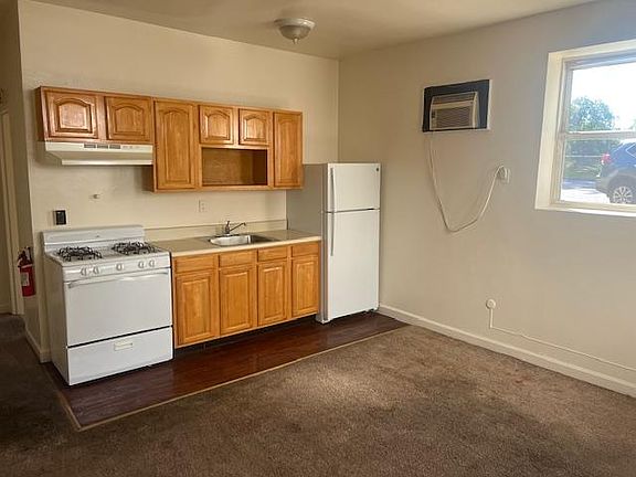 5th image of 338 Belleville Ave APT 1