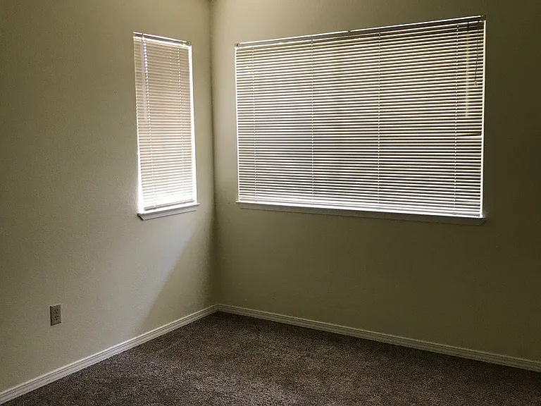 1653 Kildare Dr — Photo 8