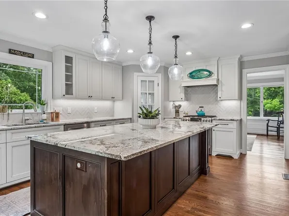 1202 Riverside Dr, Newport News, VA 23606