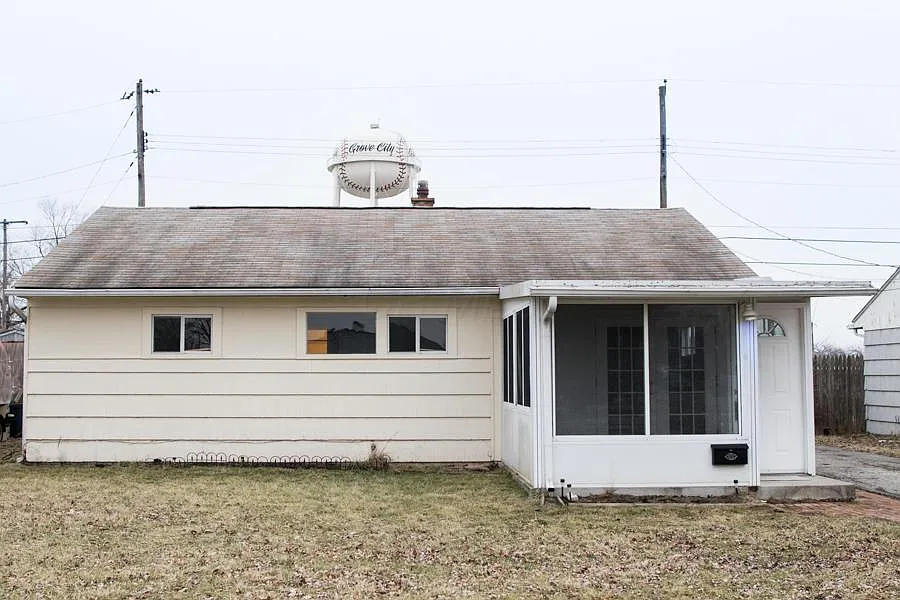 4306 Robin St photo 1