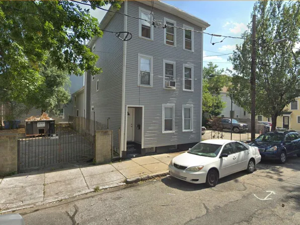 118 Sciarappa St APT 1, Cambridge, MA 02141