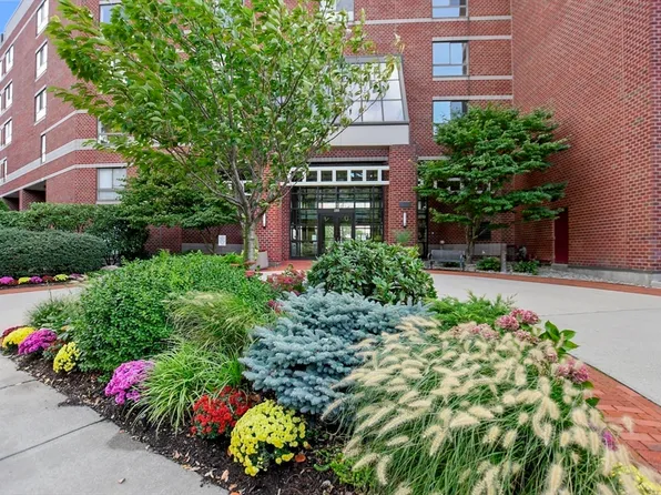 199 Coolidge Ave APT 109, Watertown, MA 02472