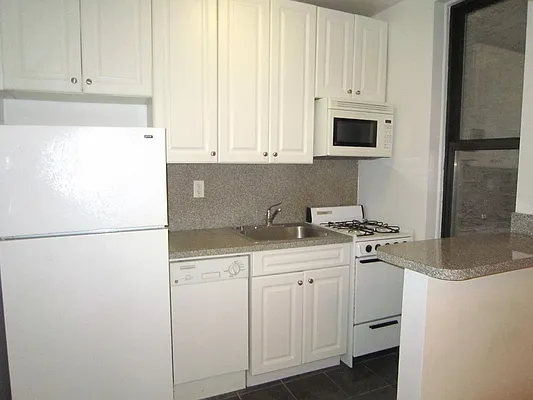 Rented by City Connections Realty | media 23