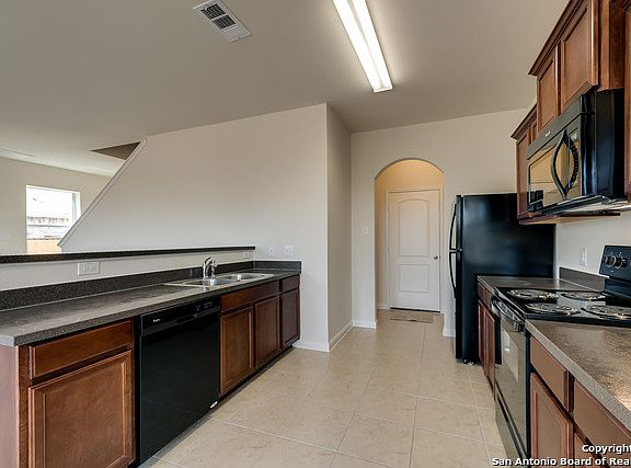 2nd image of 6139 Pleasant Lk