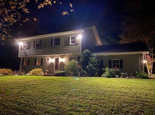 8 Highridge Rd, Westport, MA 02790