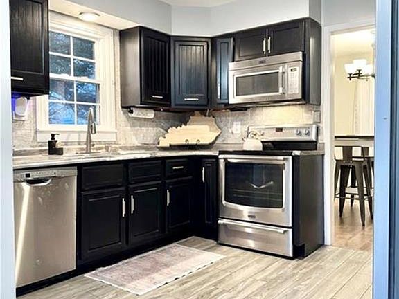 2nd image of 2 Tara Ln