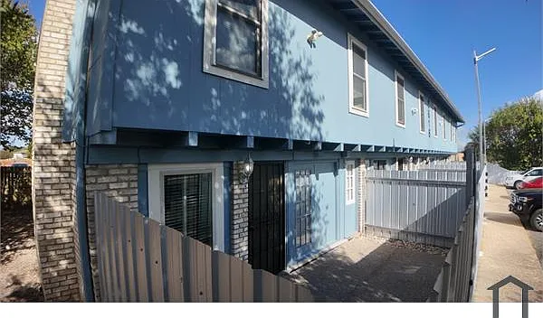 8616 Putnam Dr — Photo 4