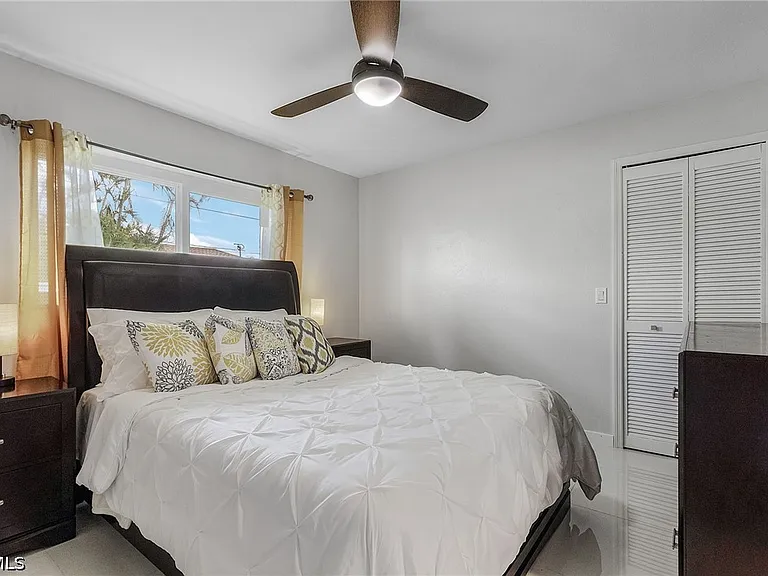 1721 SE 6th Ln — Photo 11