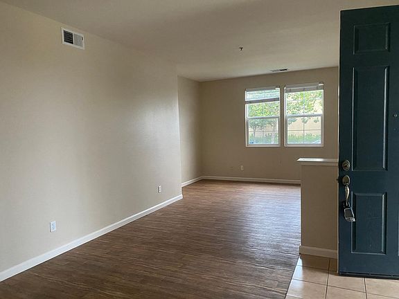 3rd image of 250 Lighthouse Dr