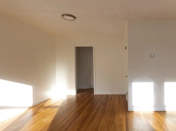 99 Osborne St APT 1, Danbury, CT 06810