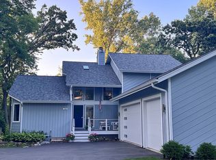 163 Abbey Springs Dr, Fontana, WI 53125