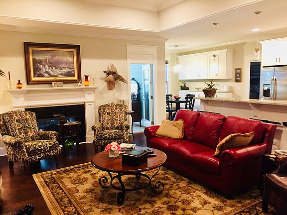 3rd image of 101 Sweetbriar Lakes Dr