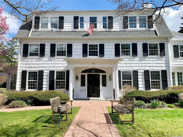 30 Brookside Drive, Manhasset, NY 11030