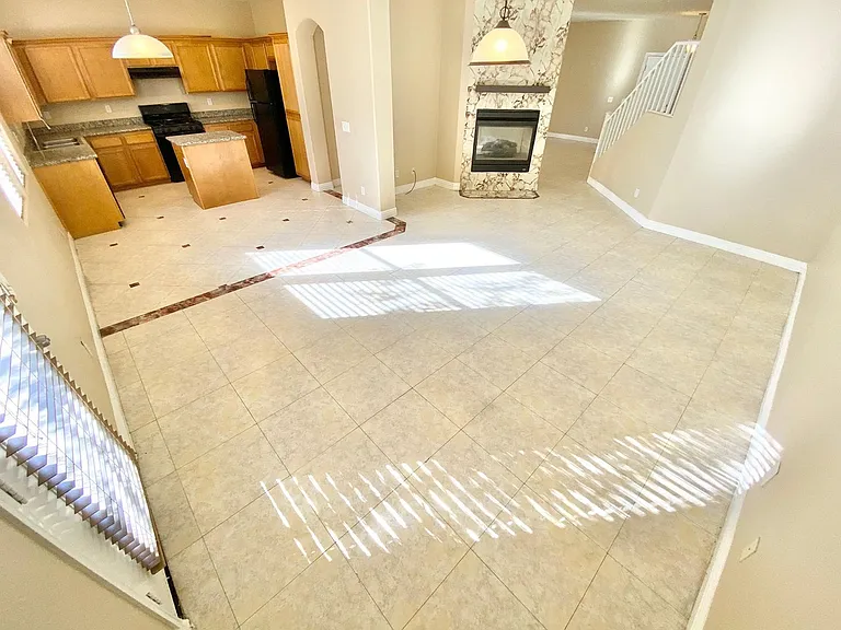 8836 Palm Creek Ct — Photo 11