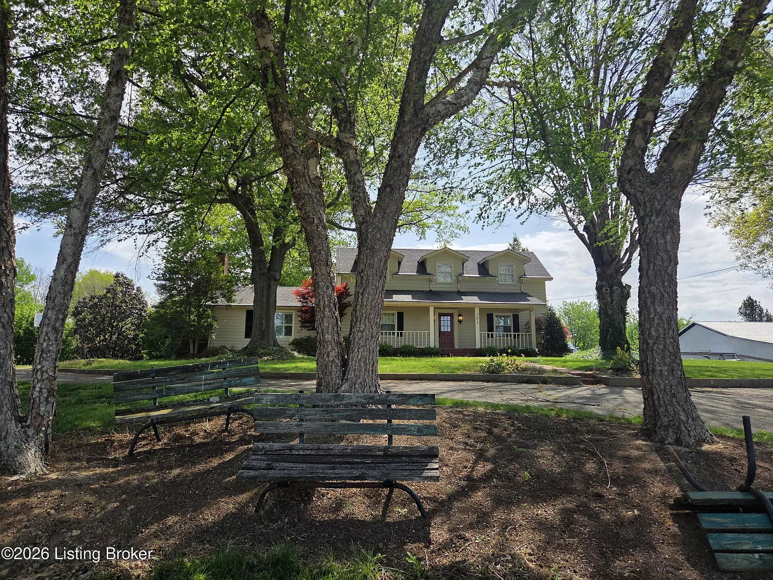 3 bed, 2.0 bath, 2800 sqft, $2,900 — Photo 2