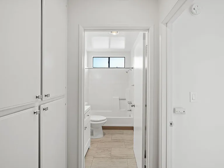 12603 Oxnard St #6 — Photo 5