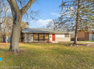 29676 Westbrook Pkwy, Southfield, MI 48076