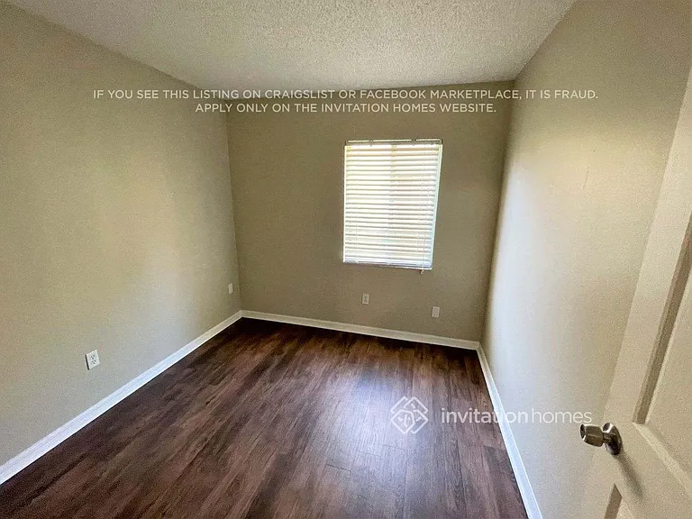7126 Yardley Way — Photo 10
