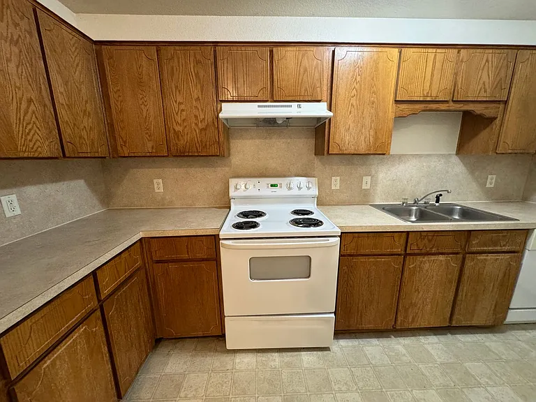 2005 Monte Carlo Ln — Photo 11
