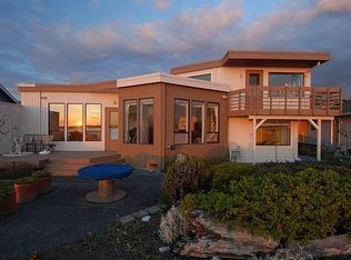 3666 Oceanside Dr, Greenbank, WA 98253