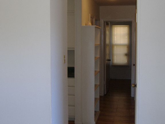 3rd image of 653 Morningview Dr