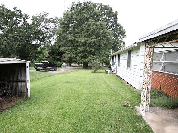 5th image of 37 Robinson Way