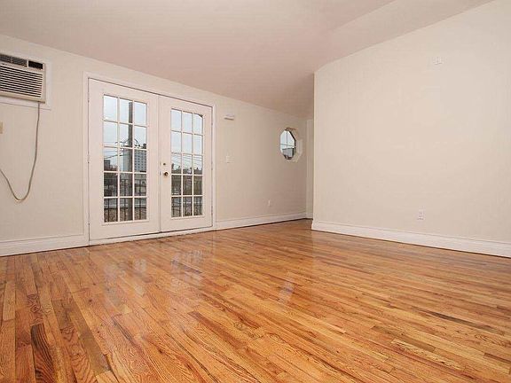 2nd image of 319 Winthrop St #33