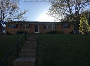 2001 Chapel Hill Ln, Charleston, WV 25312