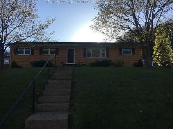 2001 Chapel Hill Ln, Charleston, WV 25312