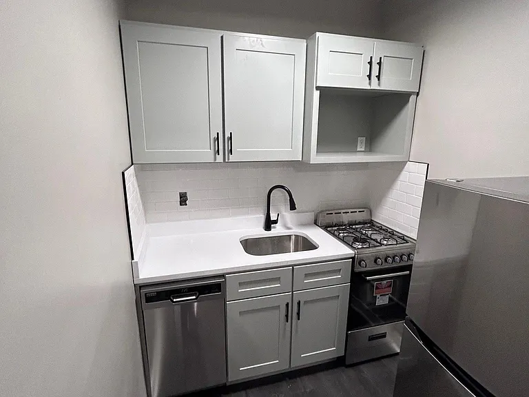 5973 Hyslop Pl #2 — Photo 4