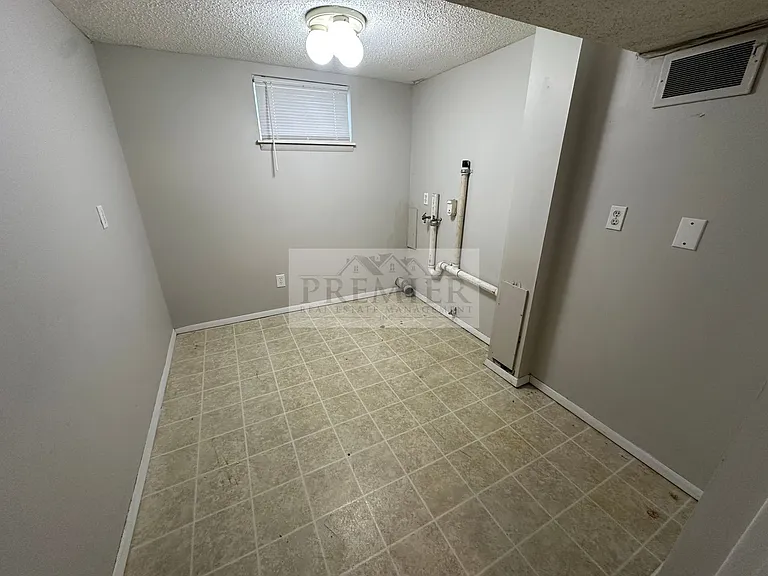 8406 E 92nd Pl — Photo 17