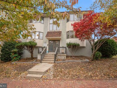 300 S Olive St APT 2B, Media, PA, 19063