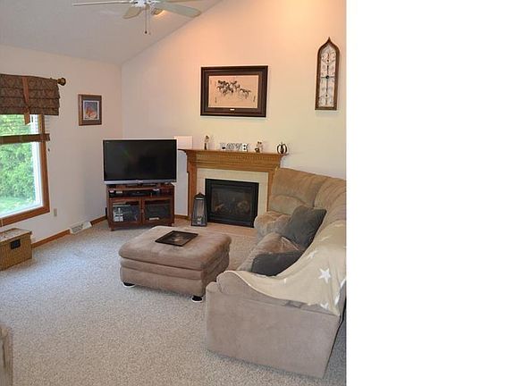 5th image of 24 Running Brook Dr