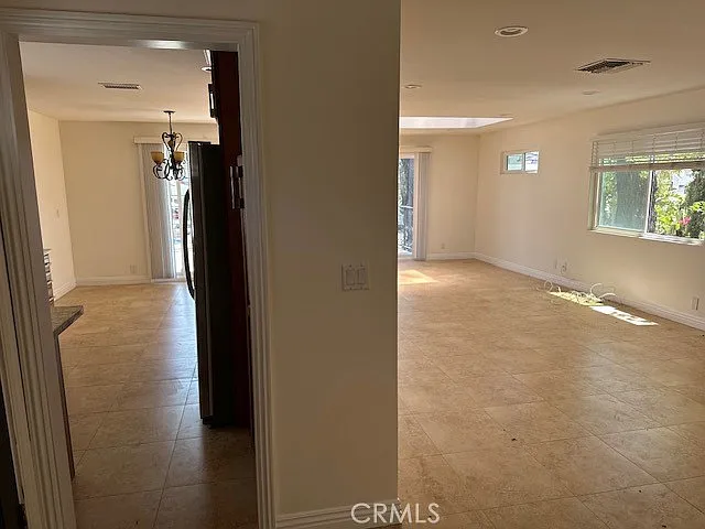 2 bed, 1100 sqft, $5,450 — Photo 2