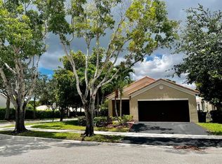 4363 Magnolia Ridge Dr, Fort Lauderdale, FL 33331