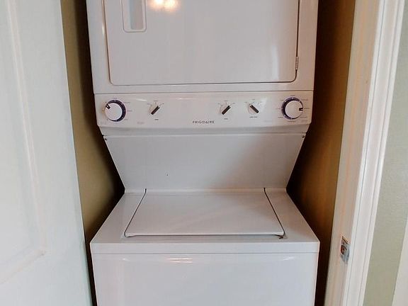 5th image of 617 Ohio St APT A