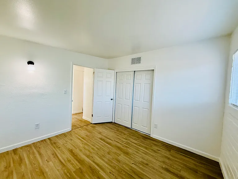 The Derby Apartments — Photo 25