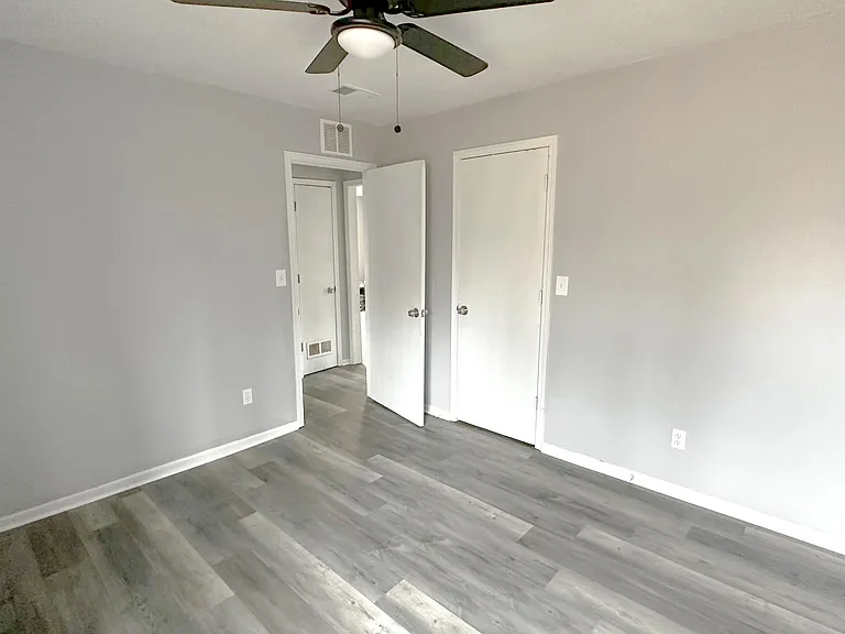 1300 E 84th St — Photo 11